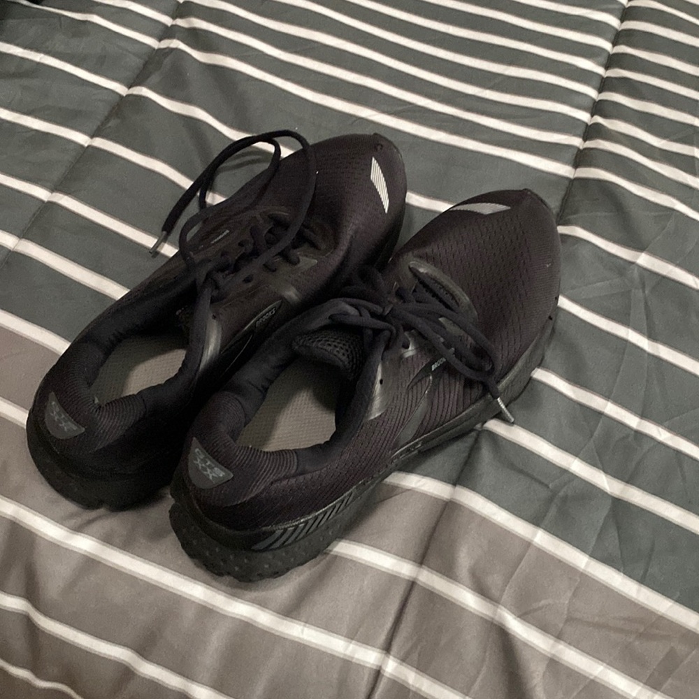 Brooks adrenaline